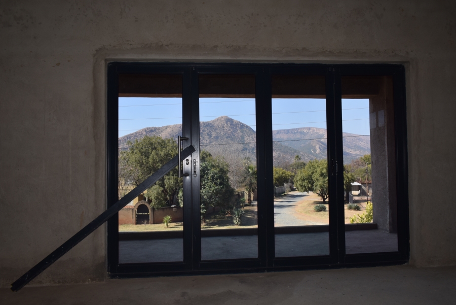 5 Bedroom Property for Sale in Olifantsnek North West